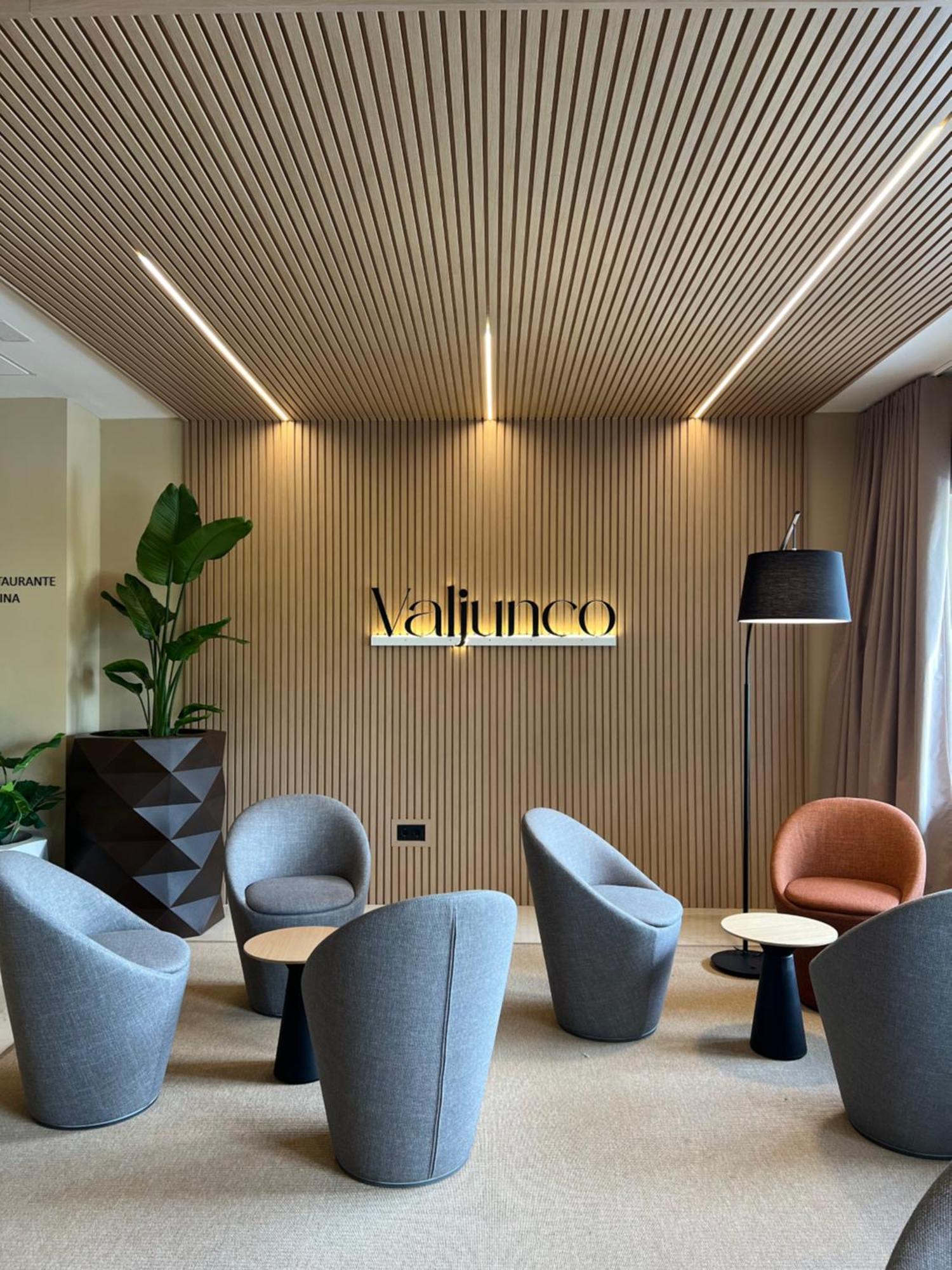 Hotel Valjunco Valencia de Don Juan Exterior photo