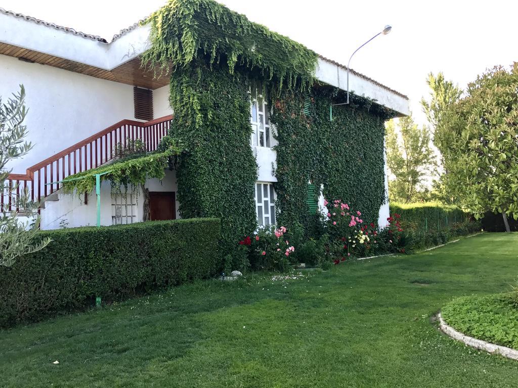 Hotel Valjunco Valencia de Don Juan Exterior photo